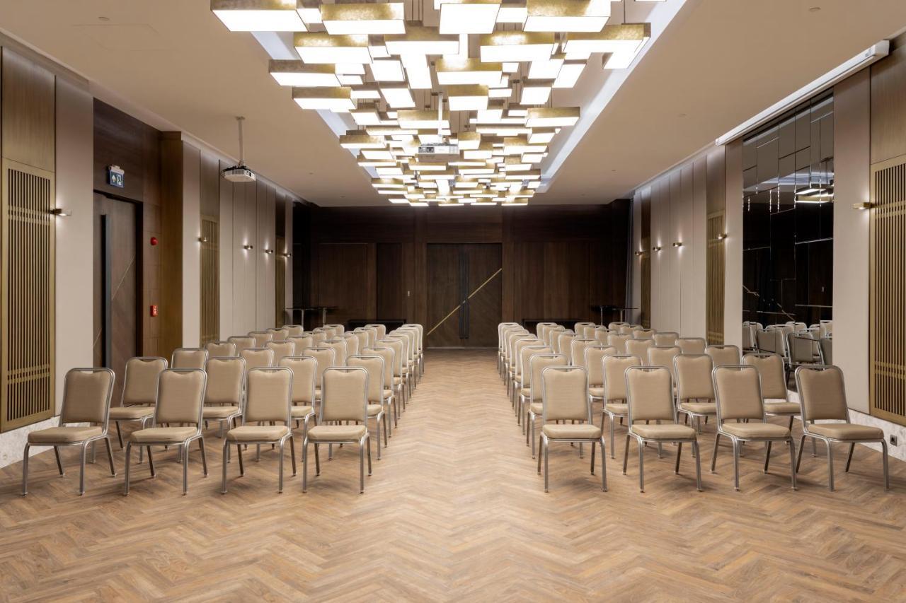 Wish More Hotel Sisli Estambul Exterior foto The ballroom