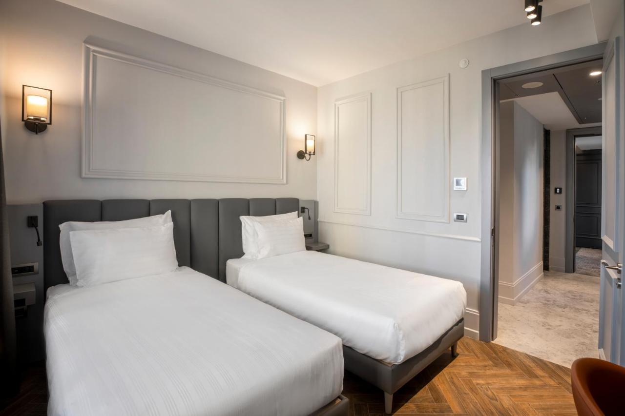 Wish More Hotel Sisli Estambul Exterior foto A room at the hotel